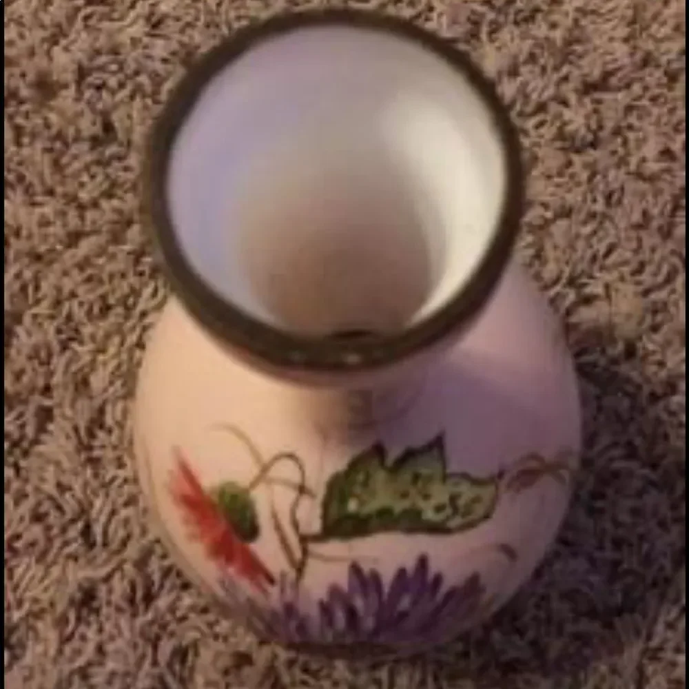 Mount Washington chrysanthemum gourd vase